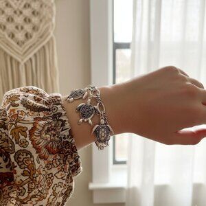NEW Boutique Sea Turtle Inspirational Nature Toggle Charm Bracelet in Silver